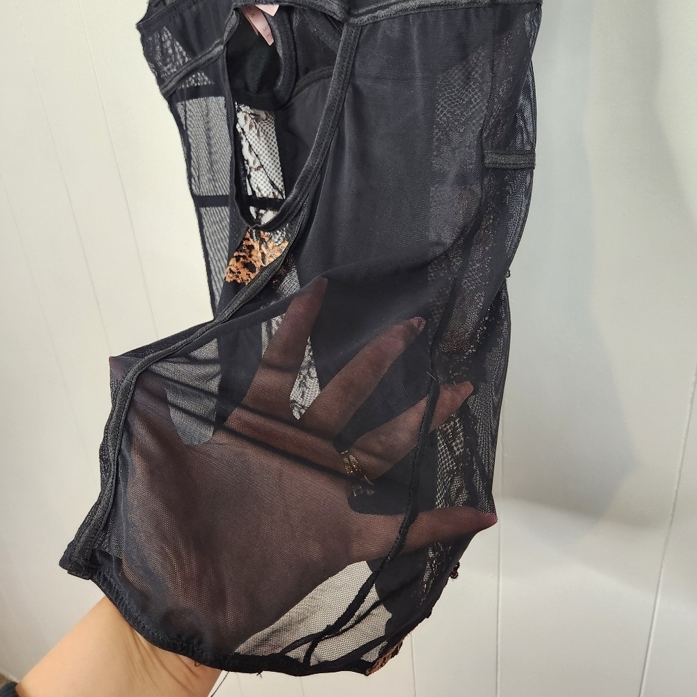 La Vie en Rose Black Gold Lace Mesh Lingerie Teddy Slip Size Medium Underwire - Picture 6 of 7